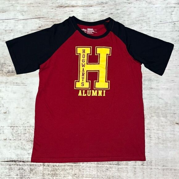 Harry Potter “Hogwarts Alumni” T Shirt Men’s Size Medium - Picture 1 of 5
